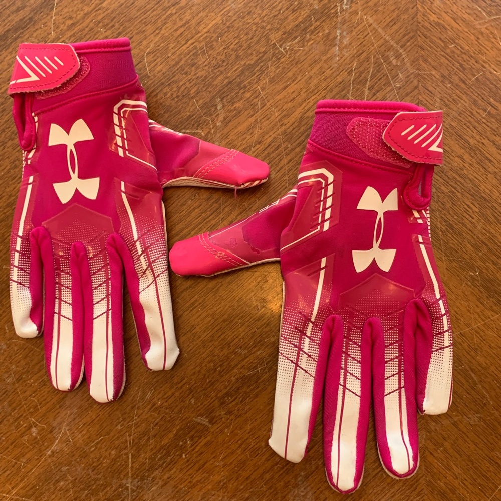 UA unisex football youth gloves size Med pink
